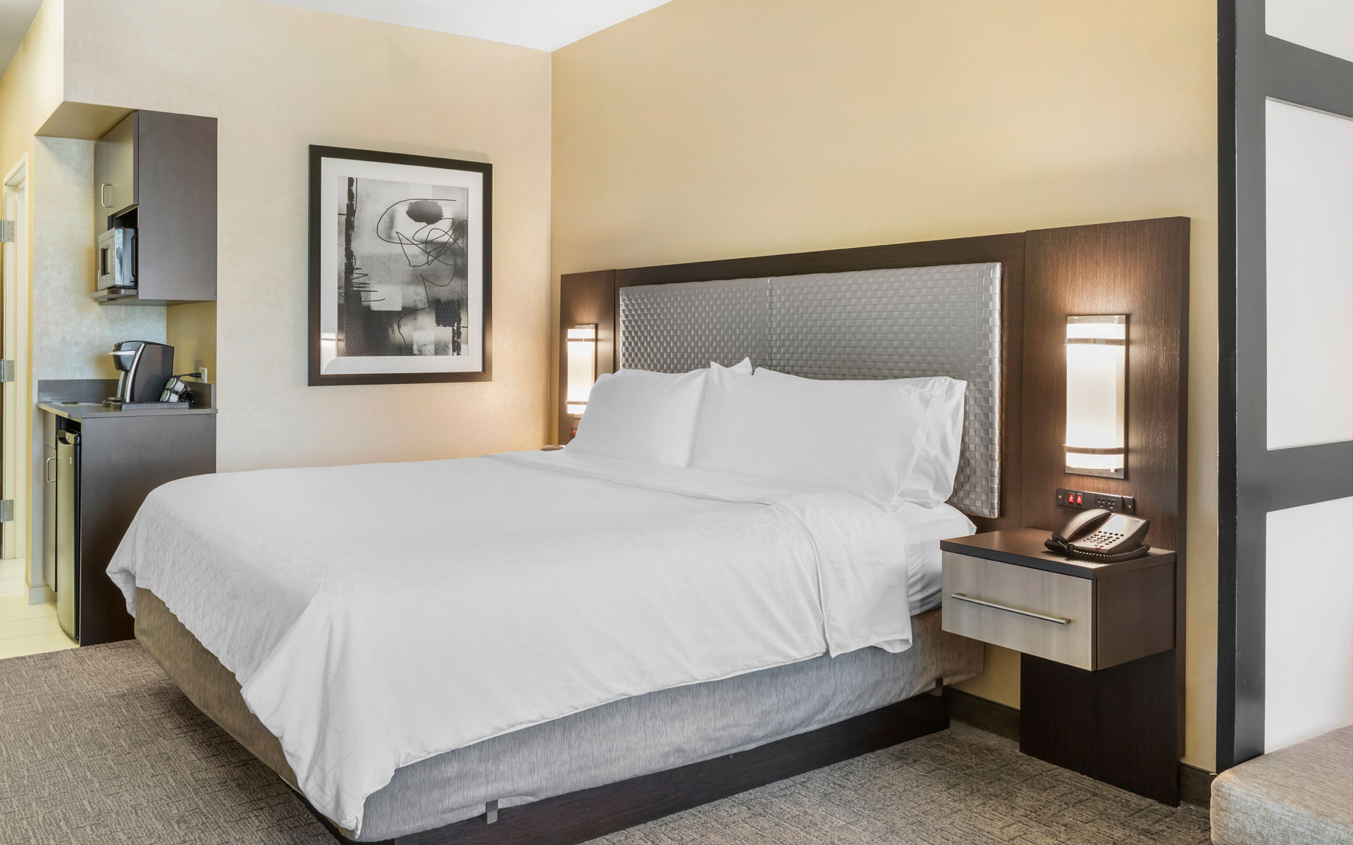 Holiday Inn Express & Suites Penthouse Two Queen Suite